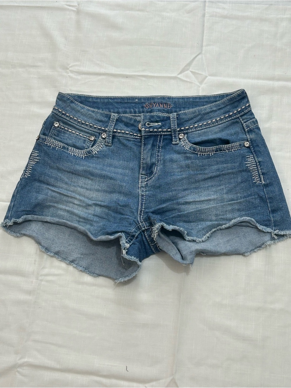 Shyanne Shorts Women’s Distressed Blue Denim Cutoff Size 28